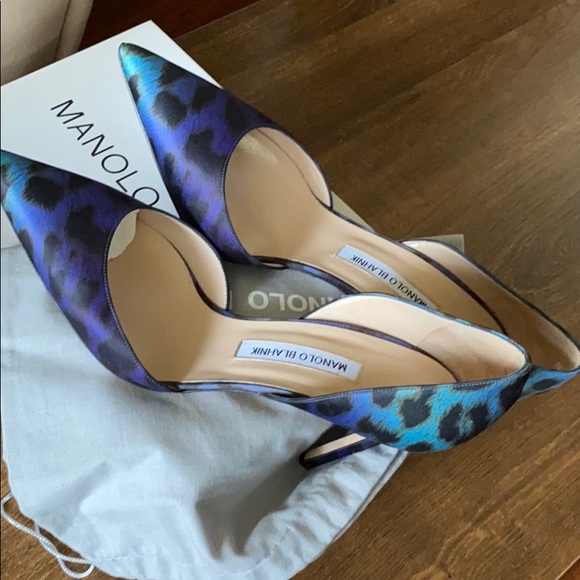 Manolo Blahnik Leopard Fabric Pump - Picture 15 of 16